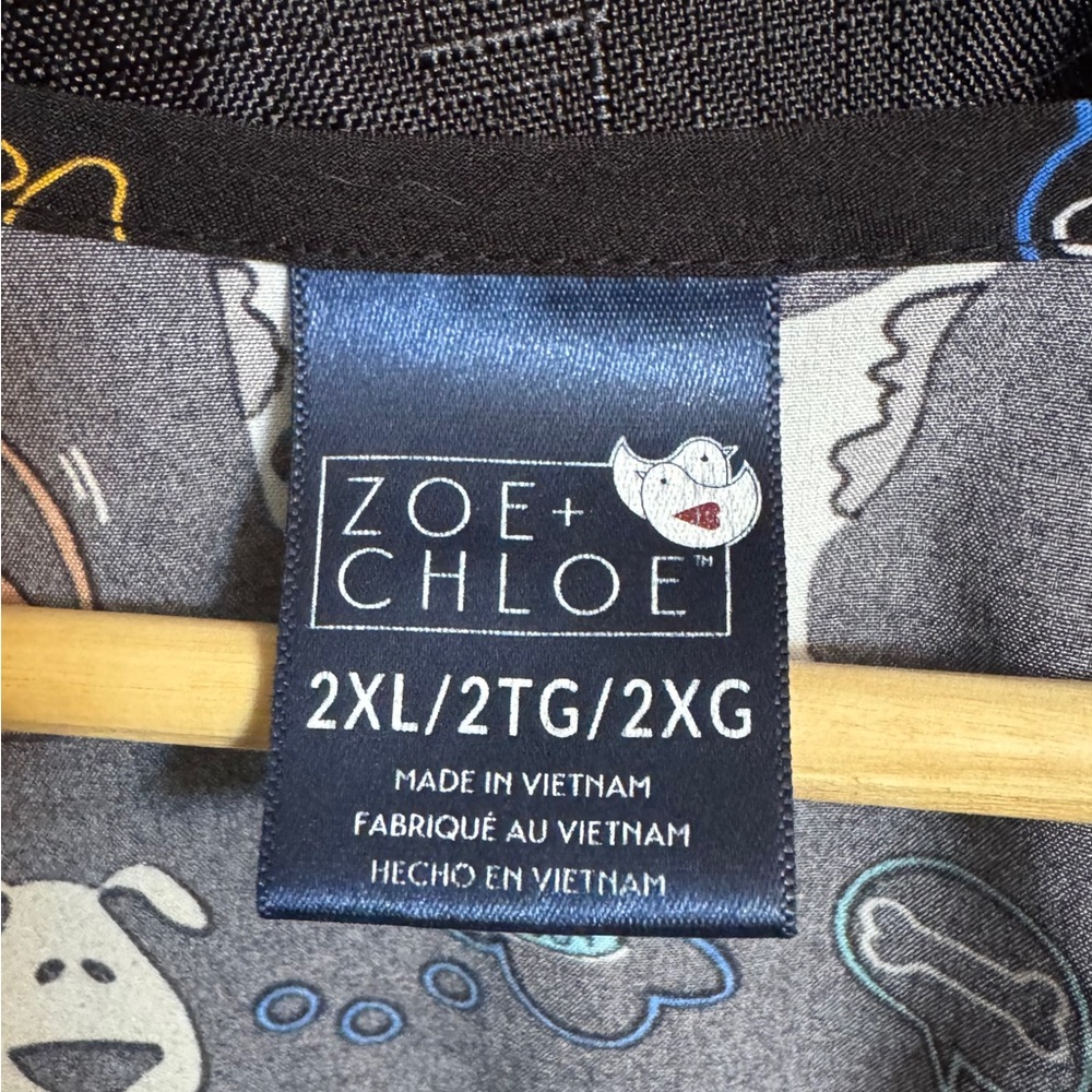 Zoe+Chloe Very Cute Black Dog Print Scrub Top 2X - Picture 4 of 16